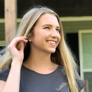 Meet your Posher, Katelyn